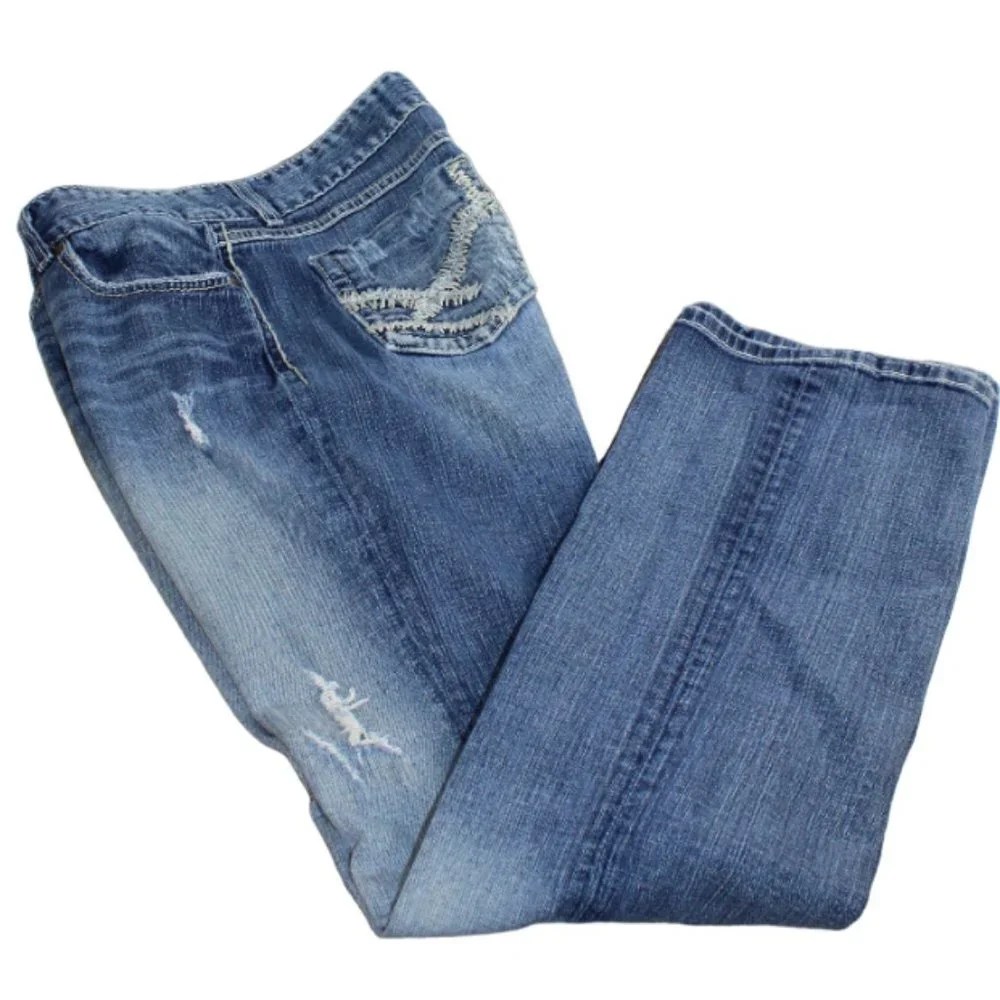 BKE Culture Light Distressed Blue Fade Jeans. Size 32/33.5